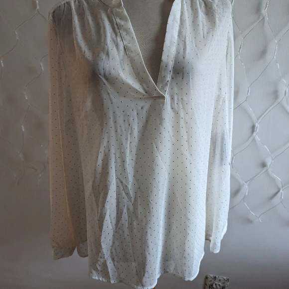 a.n.a Tunic Blouse / Semi-Sheer / Swiss Dot / 1X - Picture 3 of 6